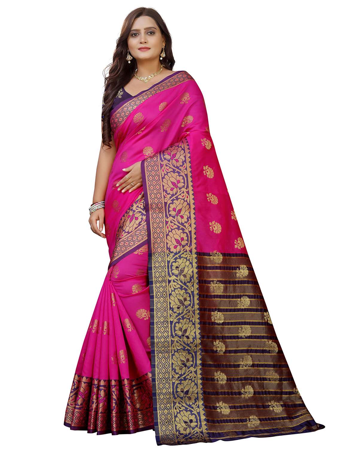women self design zari bordered saree