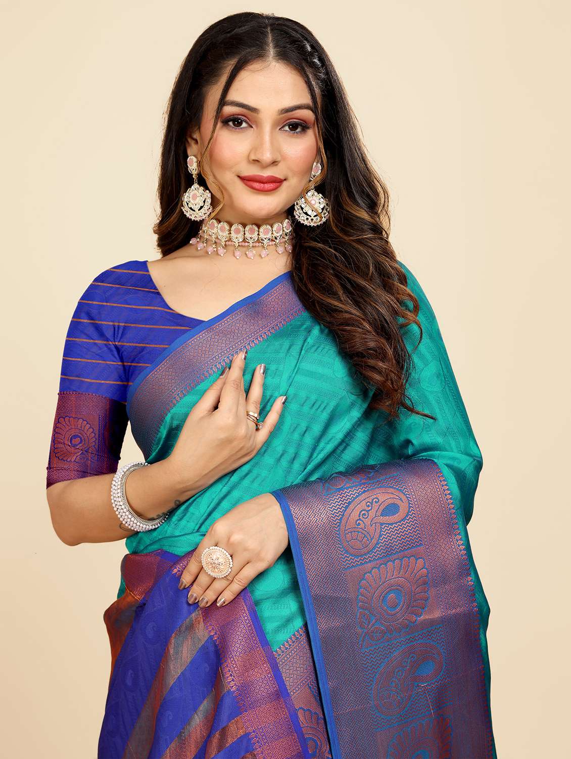 women self design zari bordered saree - 21696842 -  Standard Image - 3