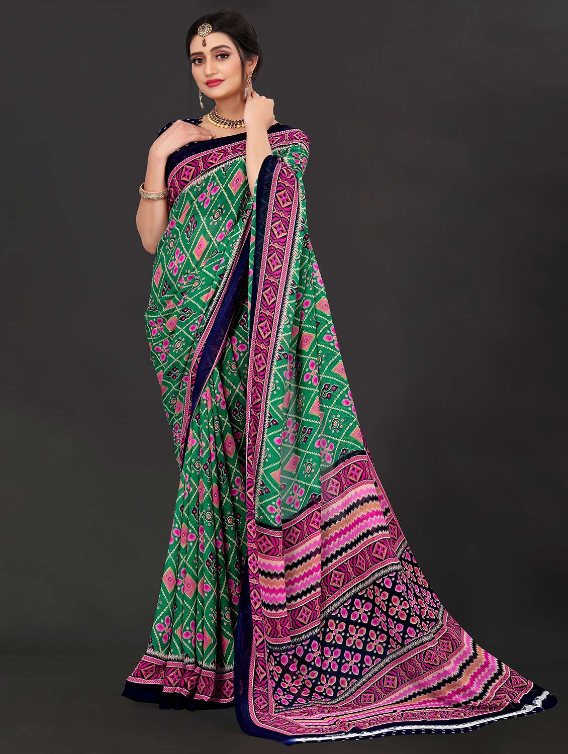 women green printed saree