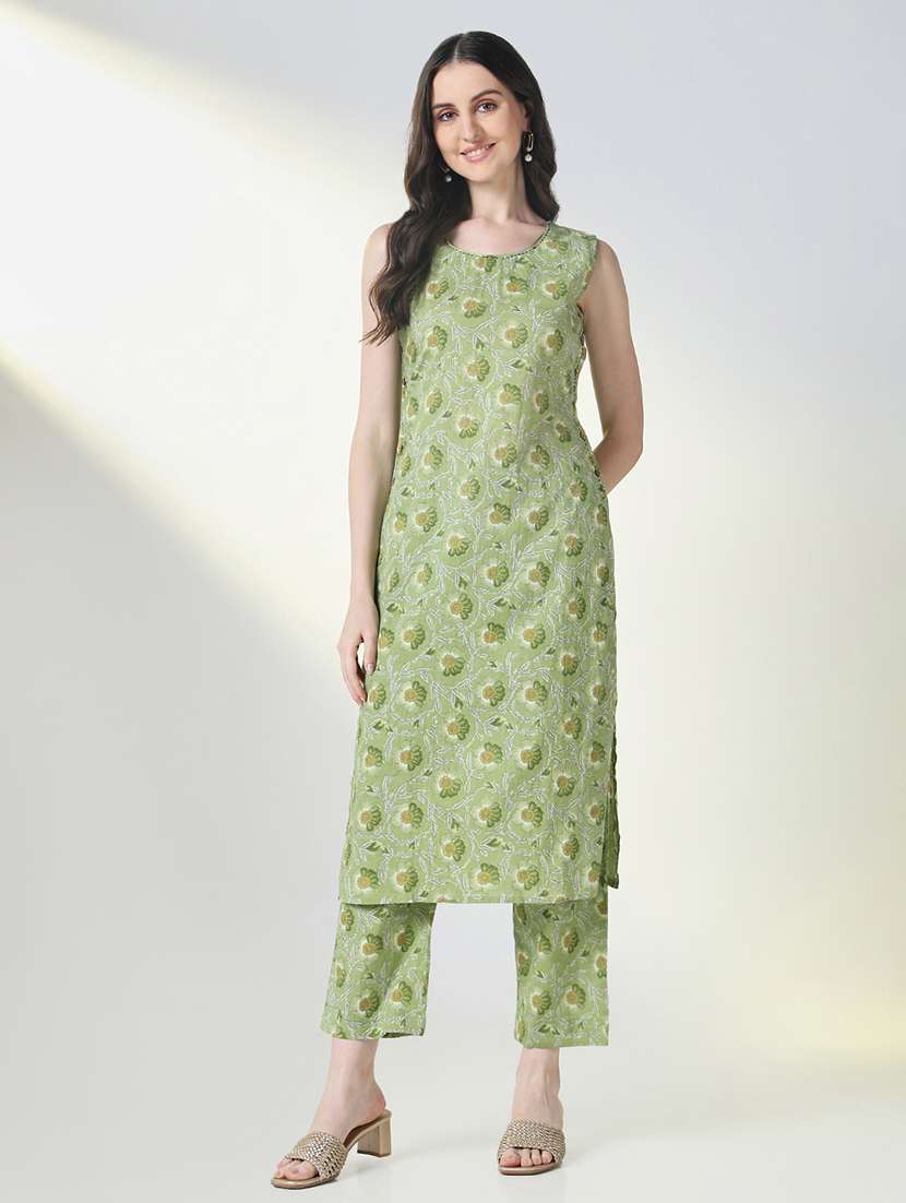 women floral printed sleeveless kurta pant set