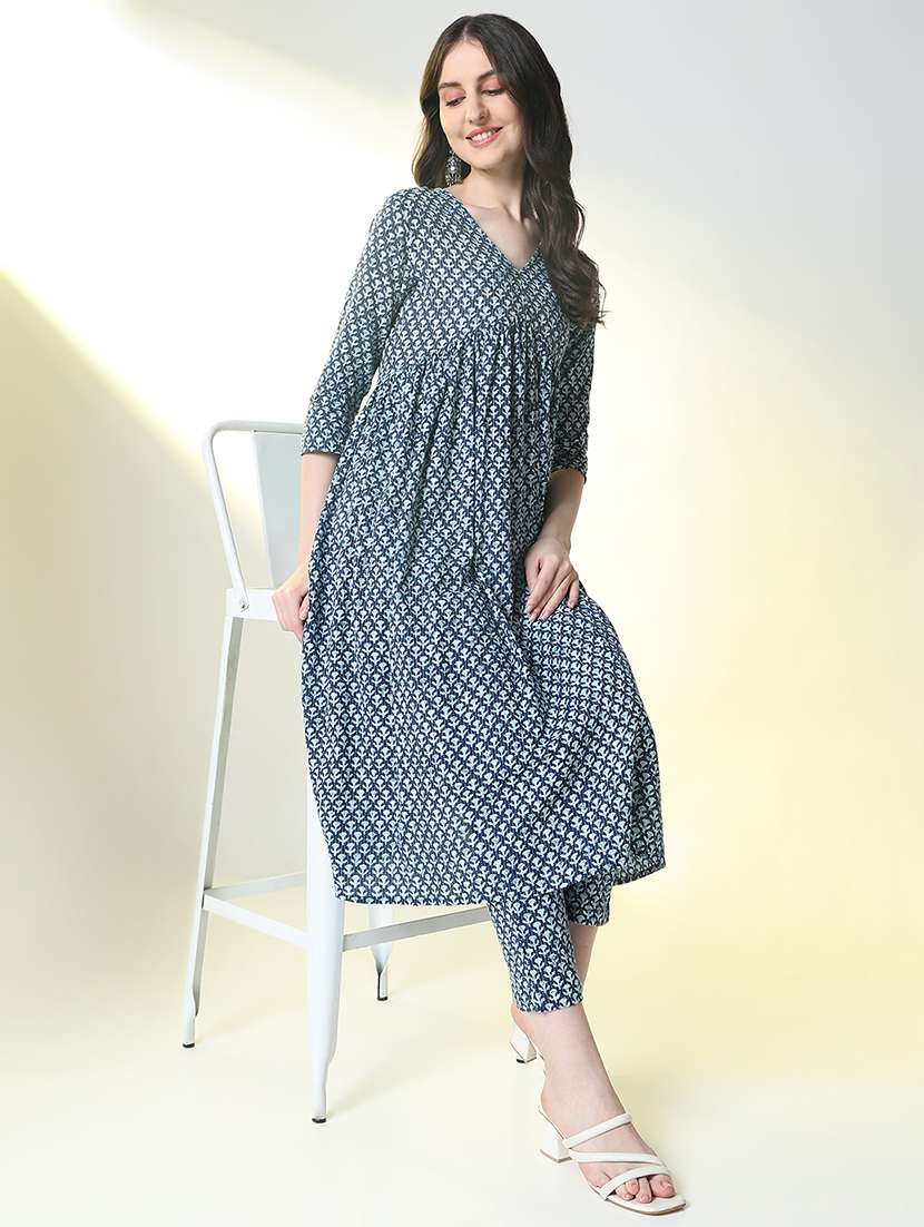 women three quarter sleeve kurta pant set - 21697059 -  Standard Image - 3