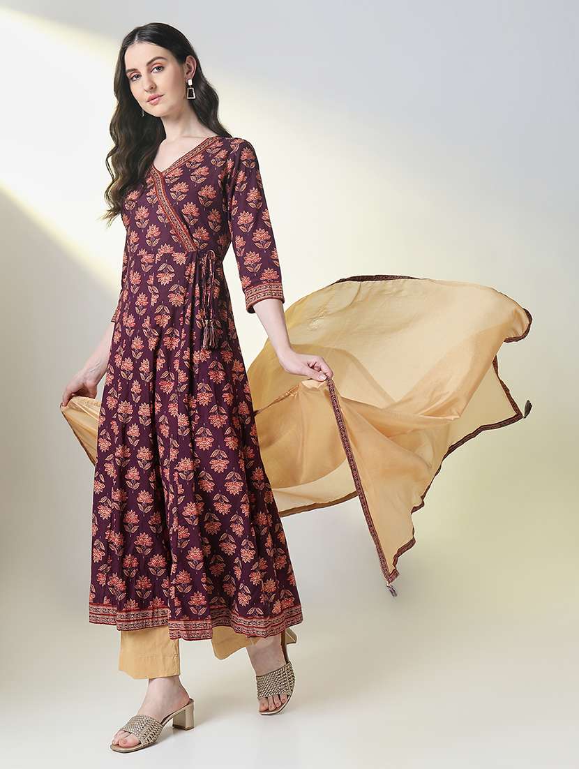 women floral kurta pant set with dupatta - 21697063 -  Standard Image - 3