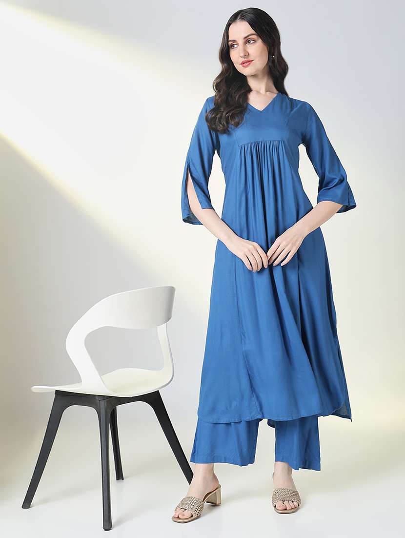 women solid slit sleeve kurta pant set - 21697065 -  Standard Image - 3
