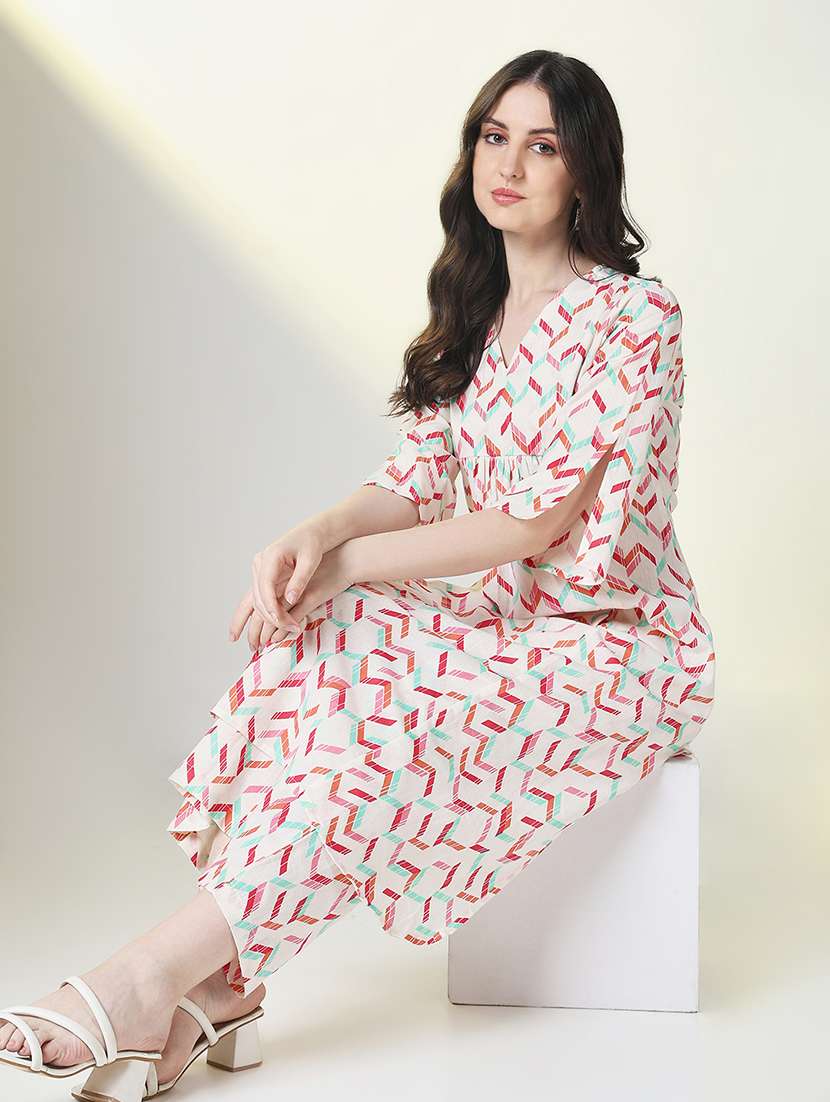 women geometric printed slit sleeve kurta palazzo set - 21697069 -  Standard Image - 3