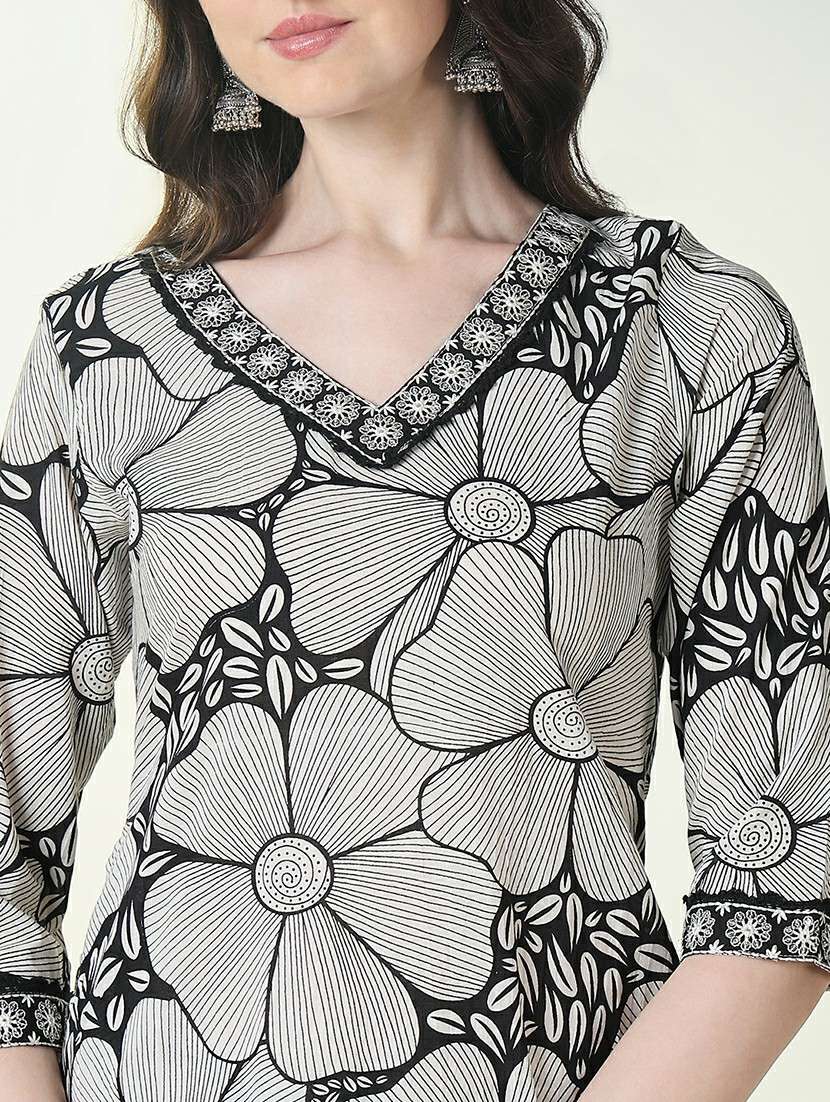 women three quarter sleeve kurta pant with dupatta set - 21697081 -  Standard Image - 5