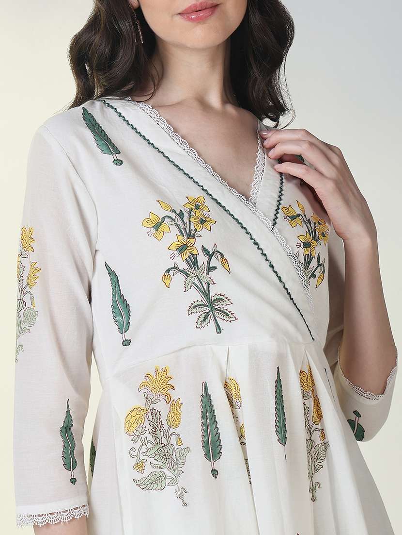 women floral kurta pant set with dupatta - 21697085 -  Standard Image - 5