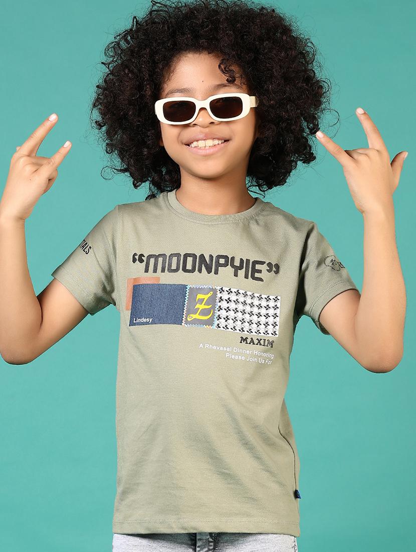 boys chest print round neck t-shirt - 21697661 - Zoom Image - 0