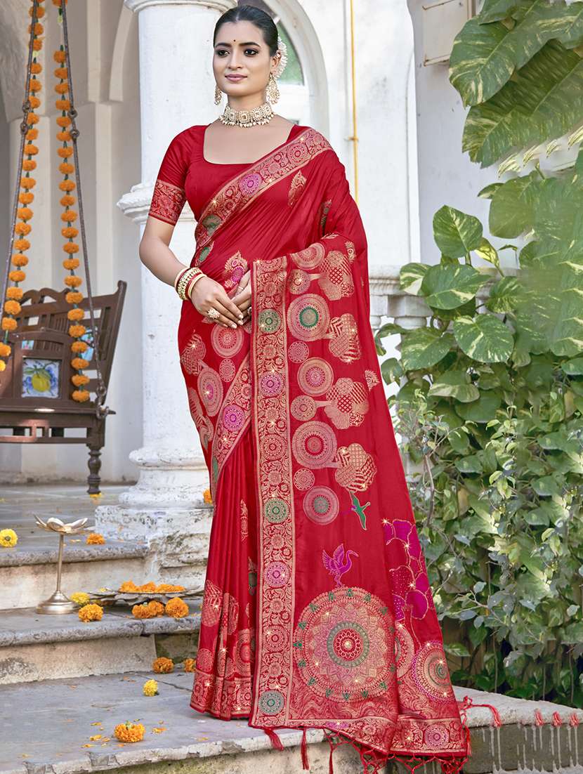 women self design banarasi saree with blouse