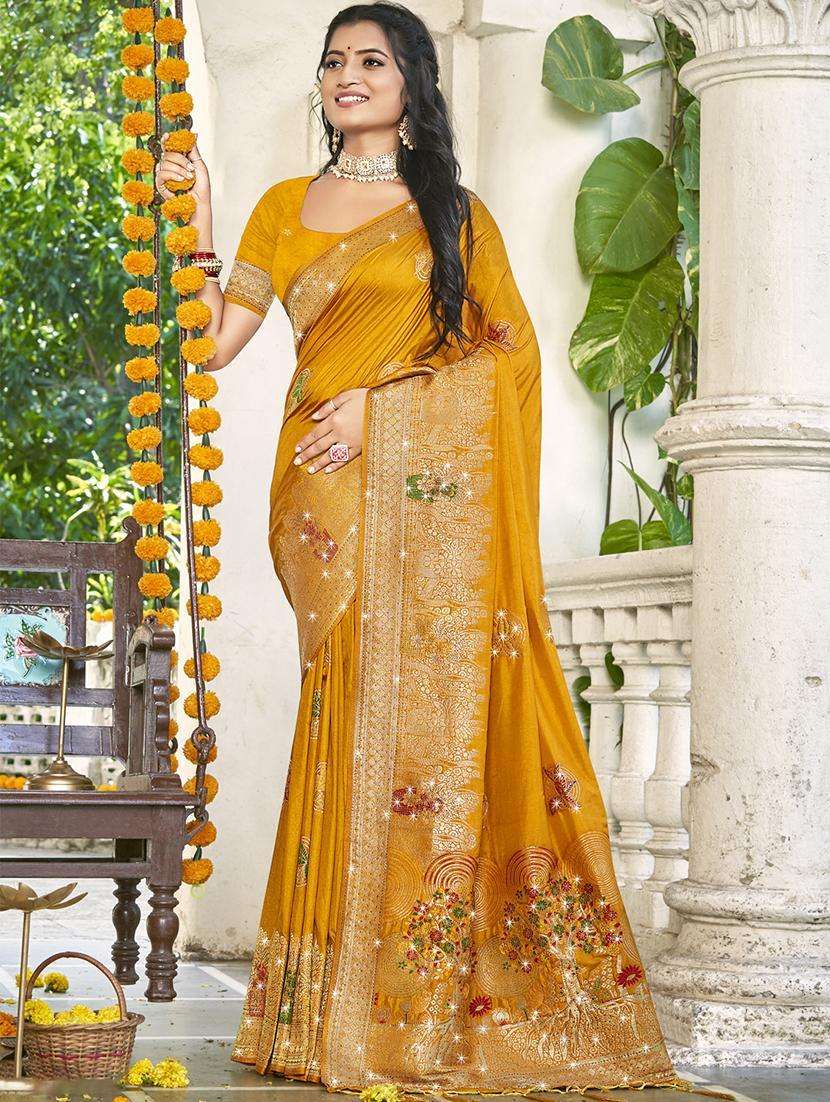 women self design banarasi saree with blouse