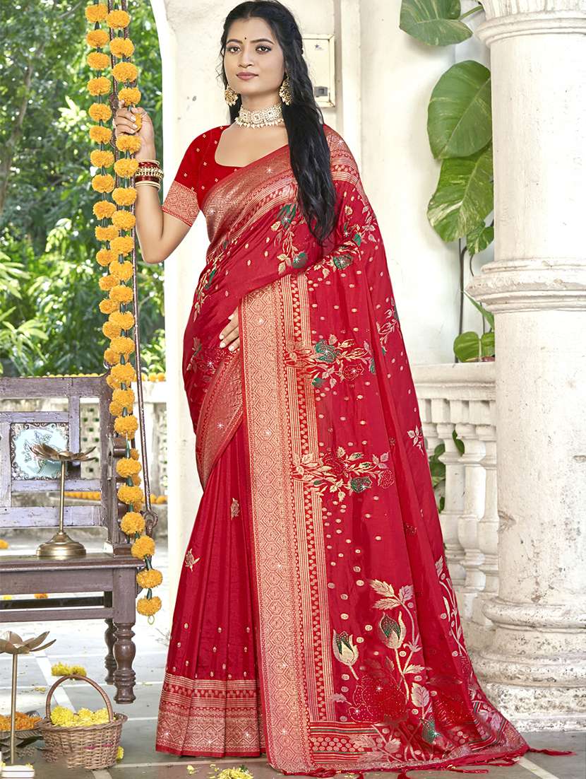women self design banarasi saree with blouse