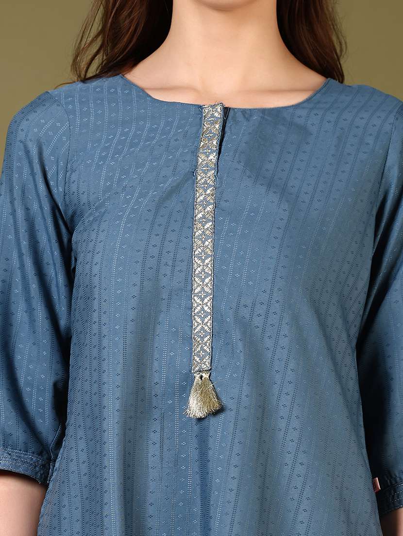 women round neck self design straight kurta - 21698852 -  Standard Image - 5