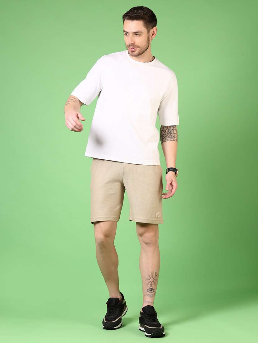 men mid rise solid shorts - 21701011 -  Standard Image - 3