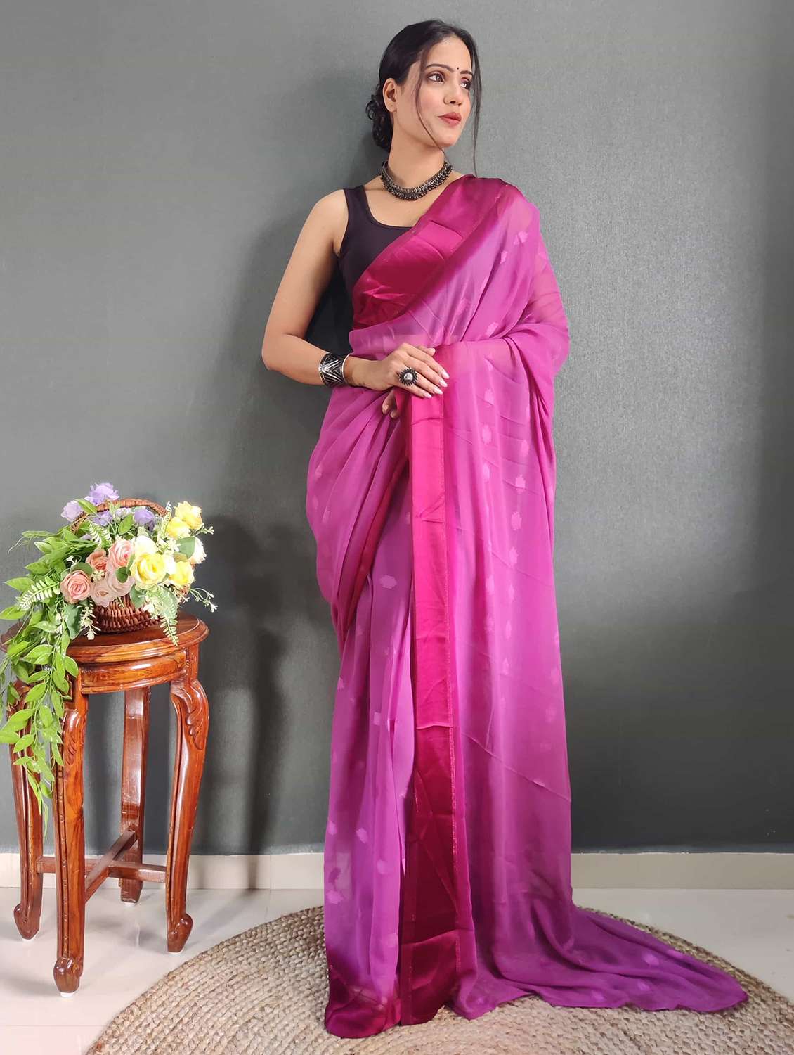 women self design bordered saree with blouse - 21703302 - Zoom Image - 0