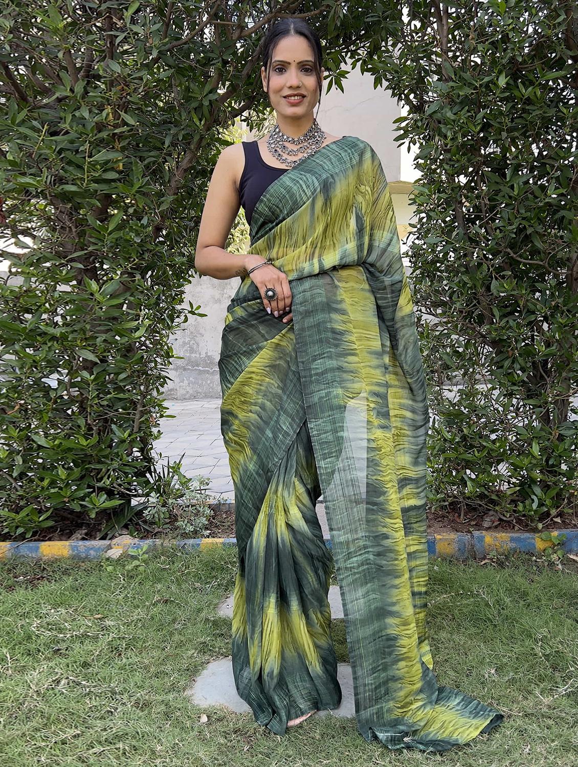 women green printed saree with blouse - 21703394 - Zoom Image - 0