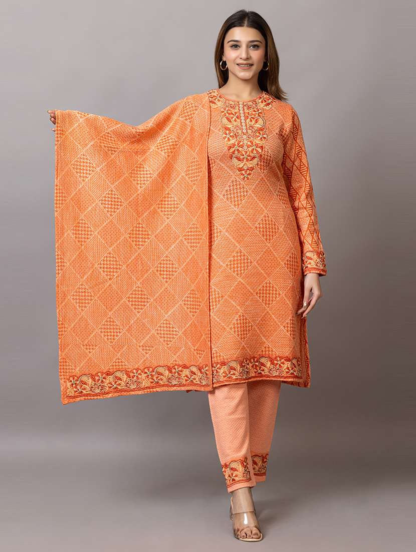 women embroidered round neck suit set