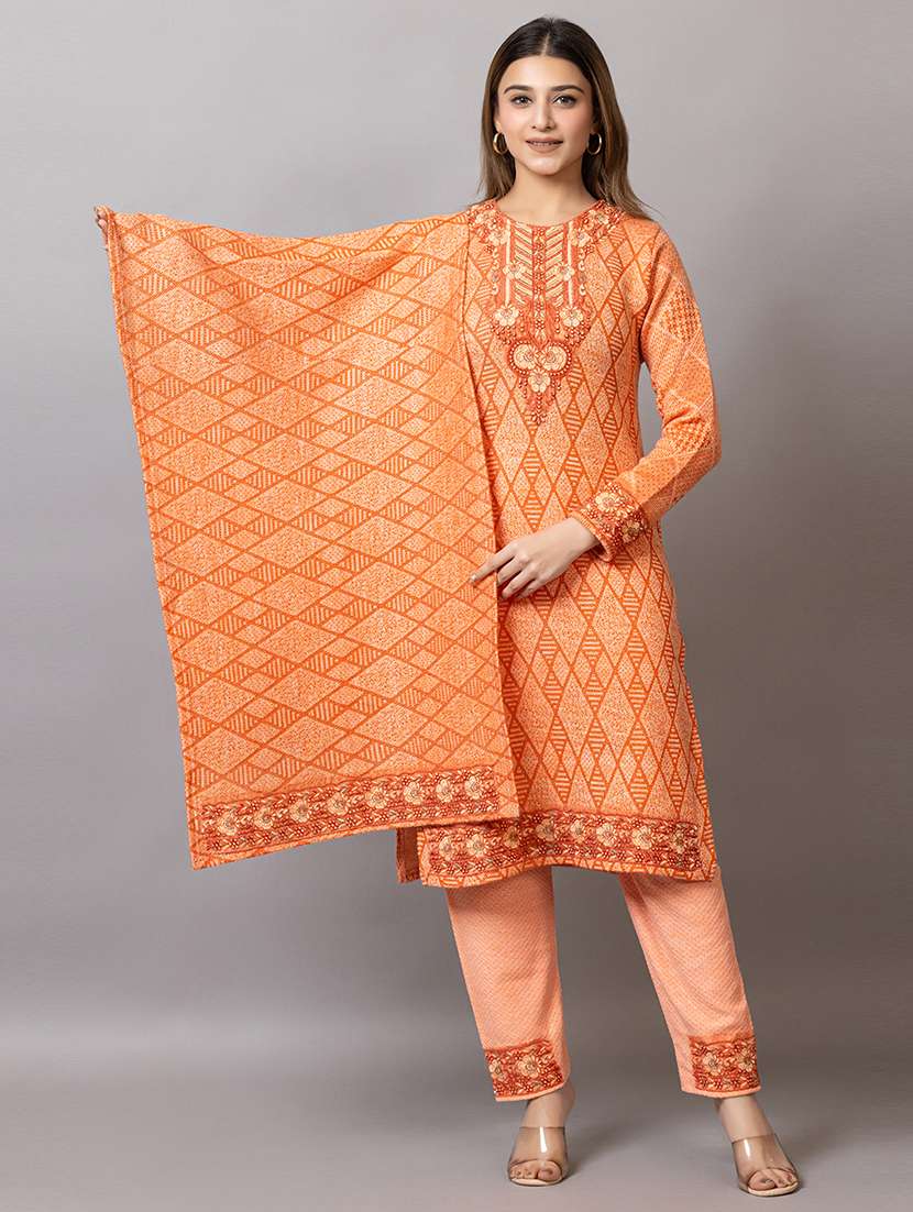 women embroidered round neck suit set