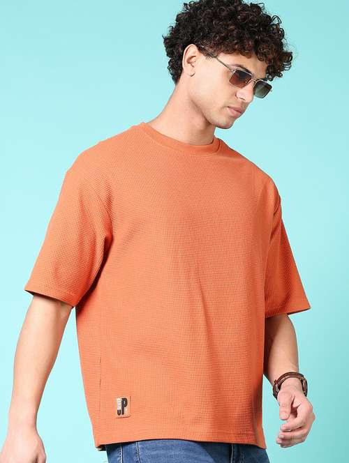 men round neck plain t-shirt - 21703866 -  Standard Image - 0