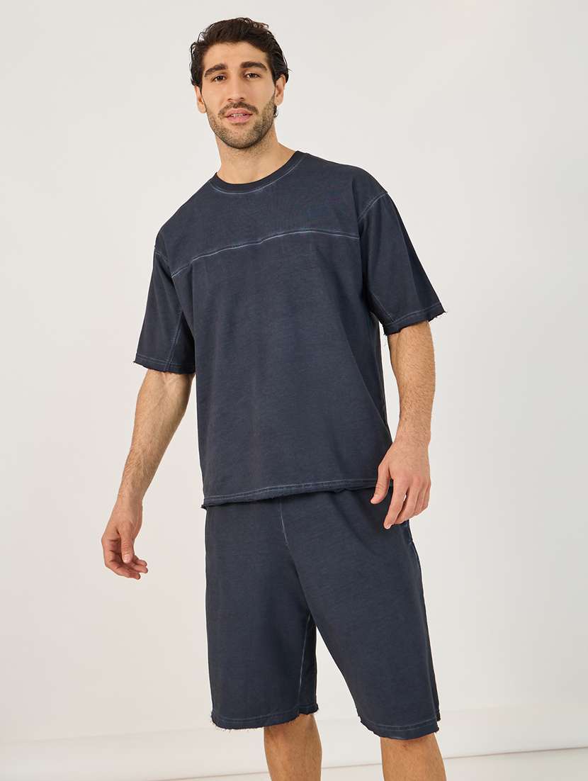 men solid t-shirt & shorts co-ord set