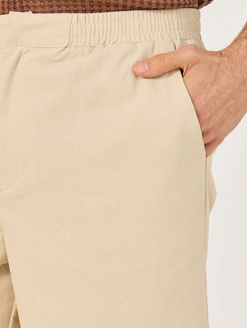men mid rise solid shorts - 21703956 - Standard Image - 3