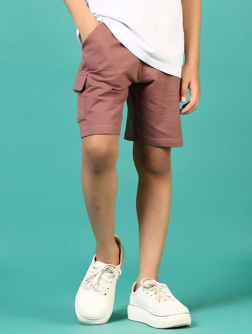 boys solid mid rise regular fit cargo shorts 