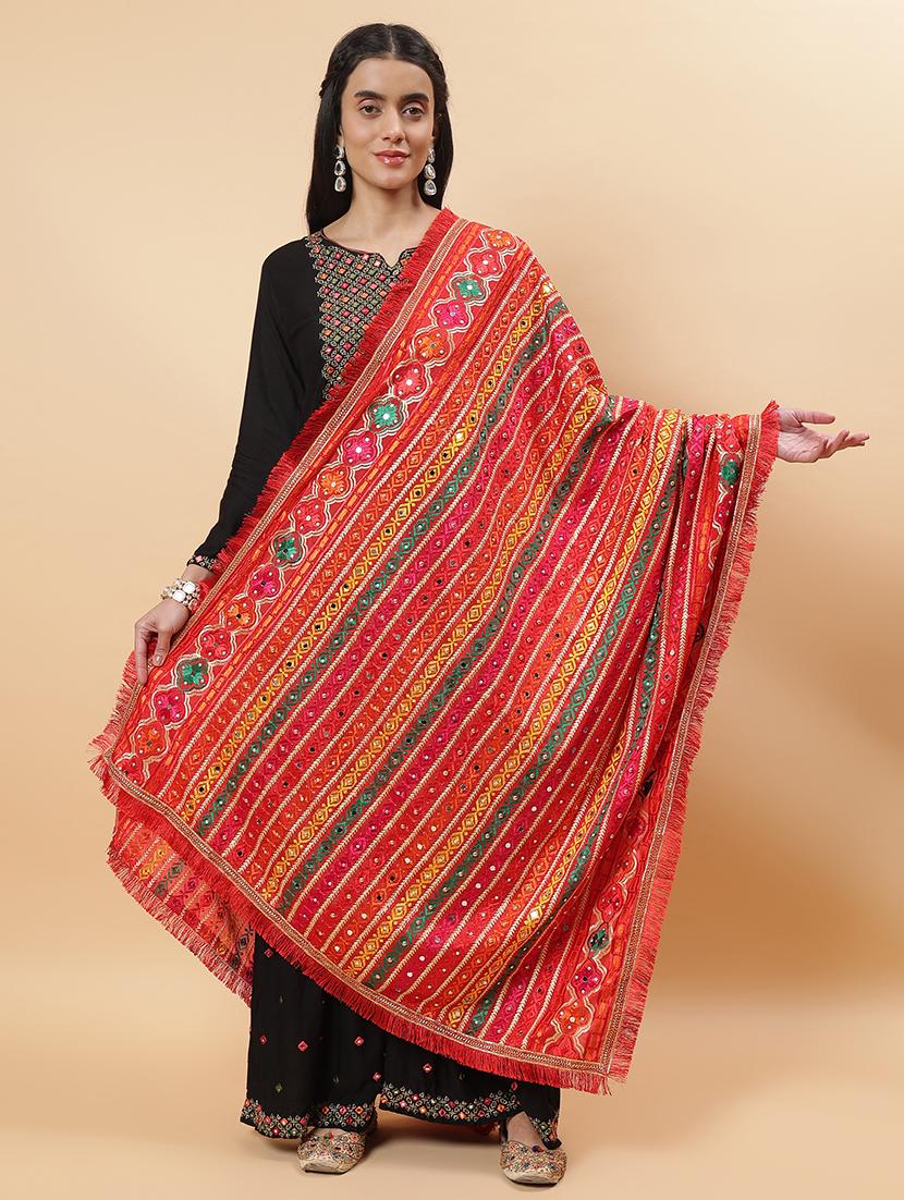 women phulkari dupatta with mirror work - 21707683 -  Zoom Image - 0