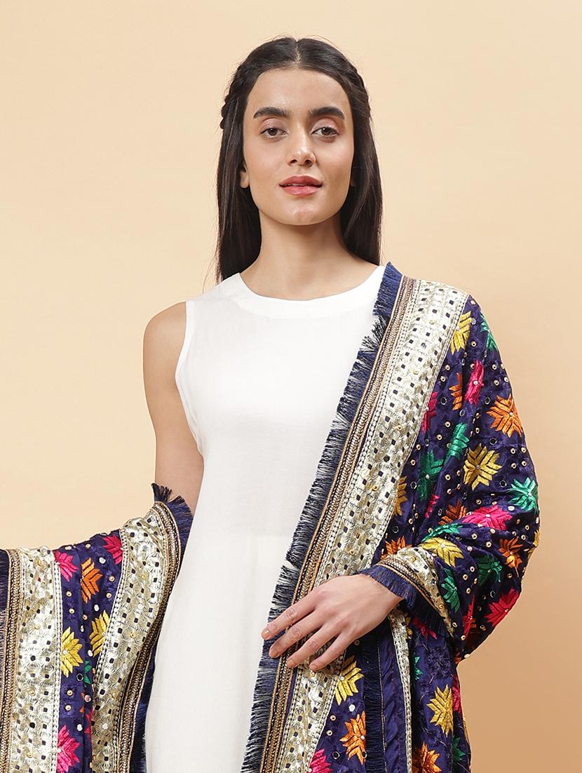 women phulkari dupatta with mirror work - 21707687 - Standard Image - 5
