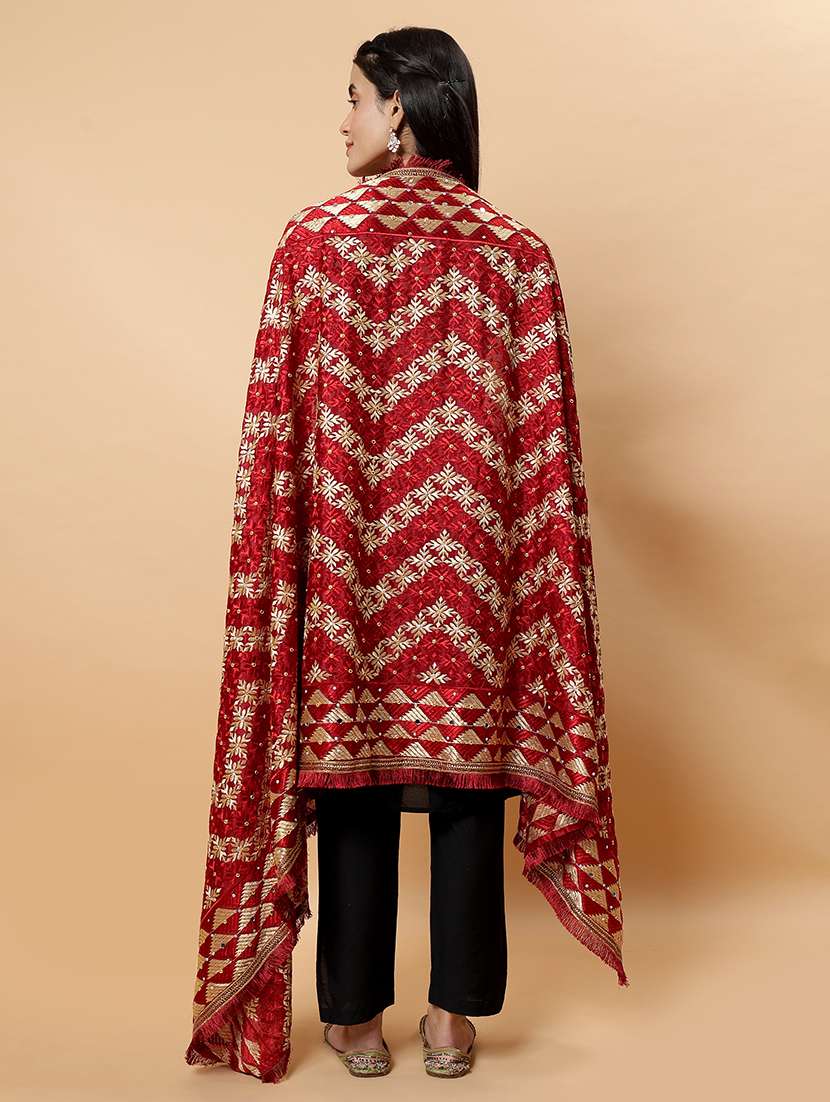 women phulkari dupatta with mirror work - 21707693 - Standard Image - 3