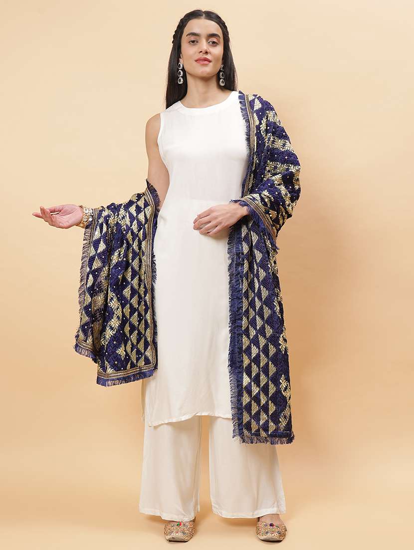 women phulkari dupatta with mirror work - 21707695 -  Standard Image - 3