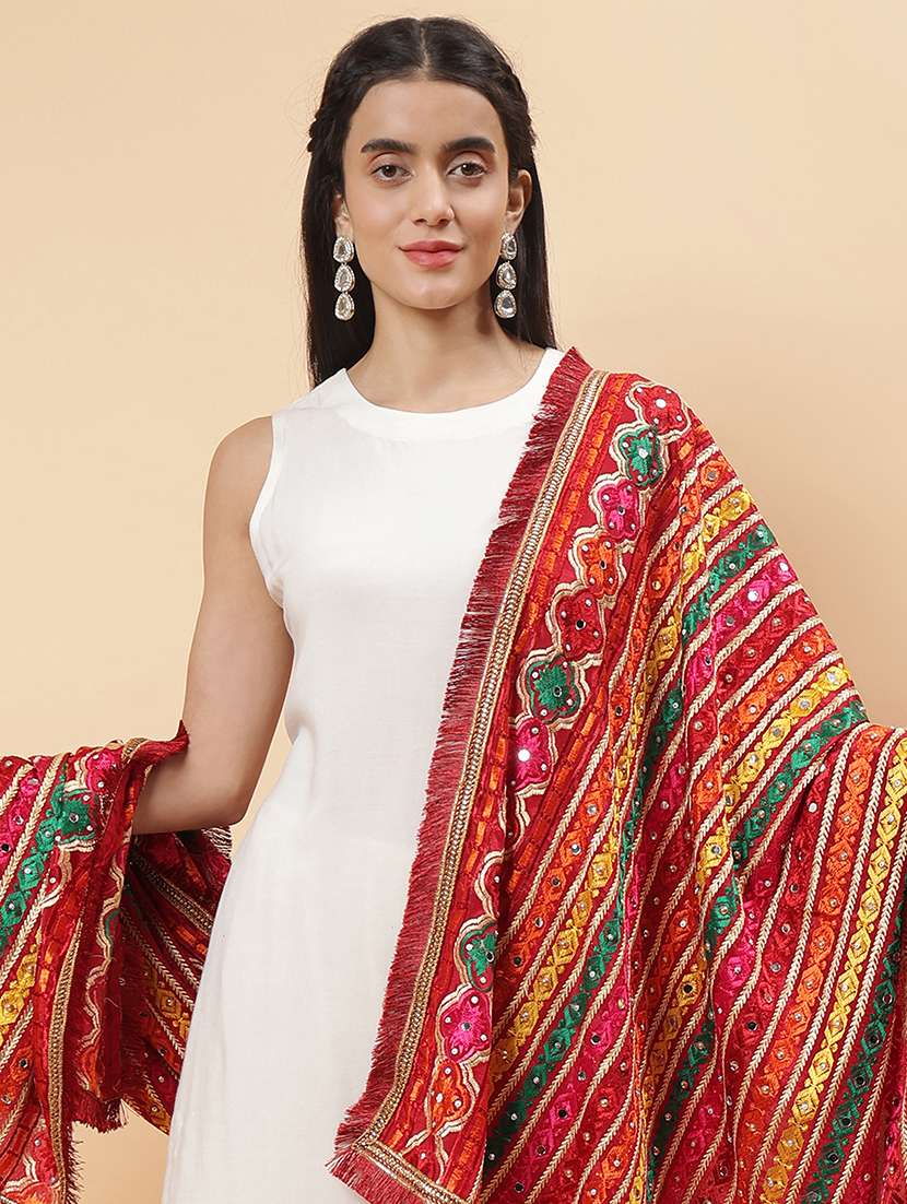 women phulkari dupatta with mirror work - 21707698 -  Standard Image - 5