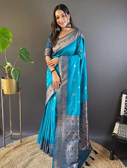 women self design bordered saree with blouse - 21708466 - Standard Image - 0