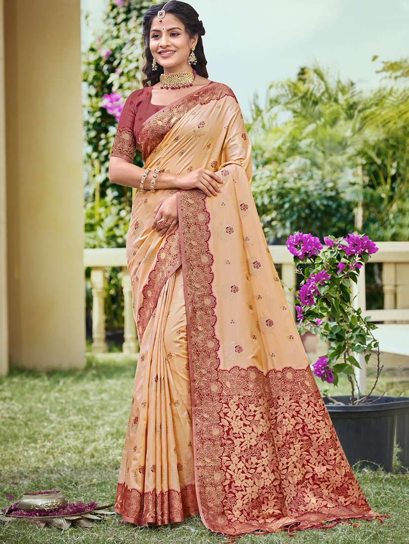 women self design banarasi saree with blouse