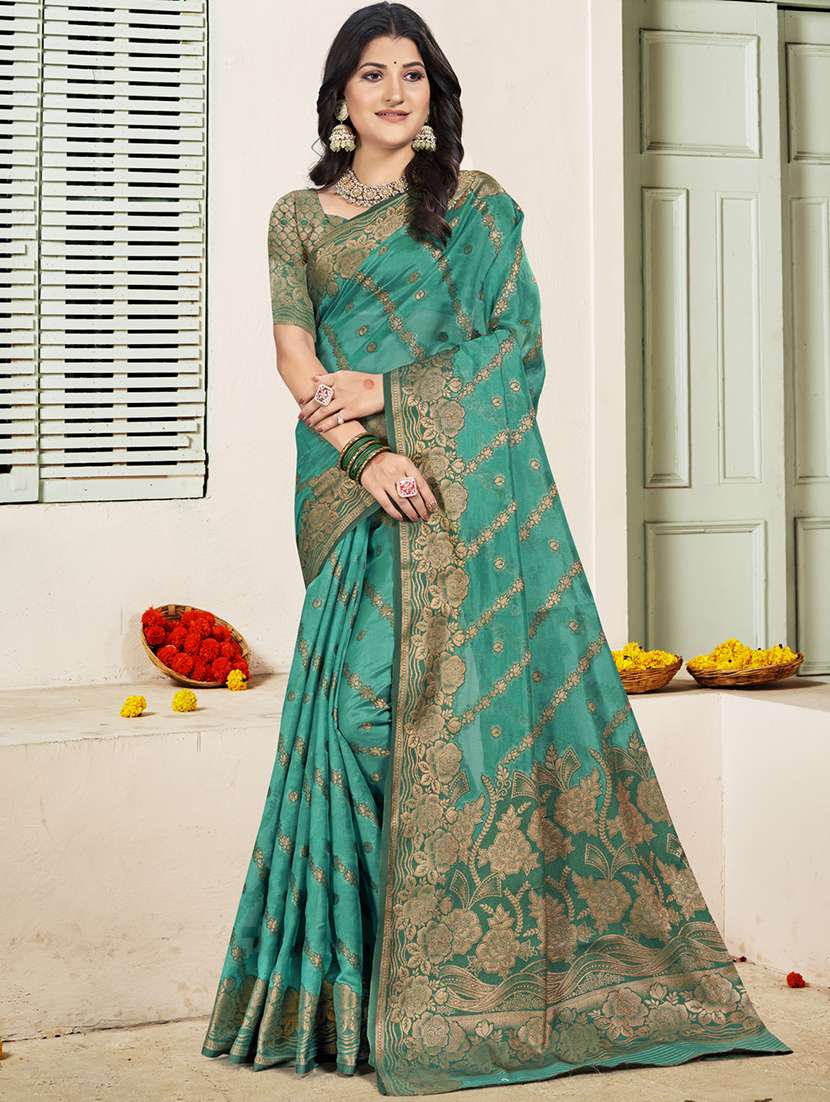 women self design banarasi saree with blouse
