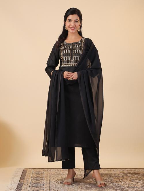 women three quarter sleeve kurta pant with dupatta set - 21709505 -  Standard Image - 0