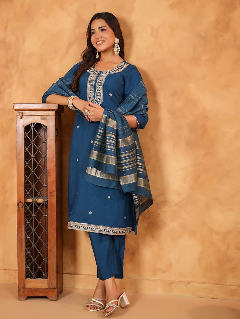 women three quarter sleeve kurta pant with dupatta set - 21709512 -  Standard Image - 3