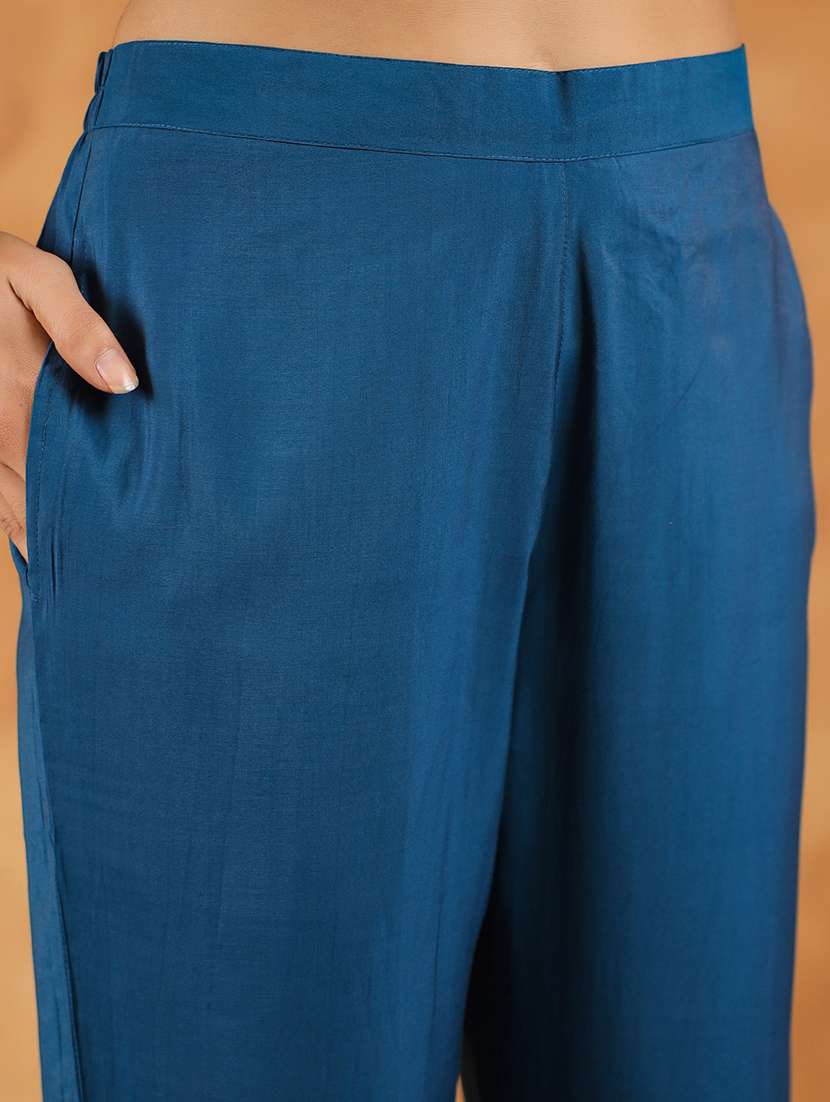 women three quarter sleeve kurta pant with dupatta set - 21709512 -  Standard Image - 5