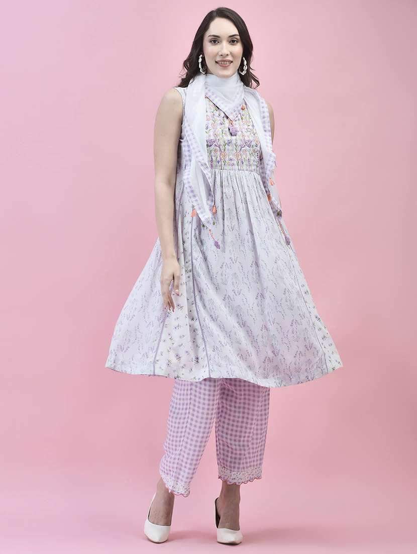women white sleeveless kurta pant with dupatta set