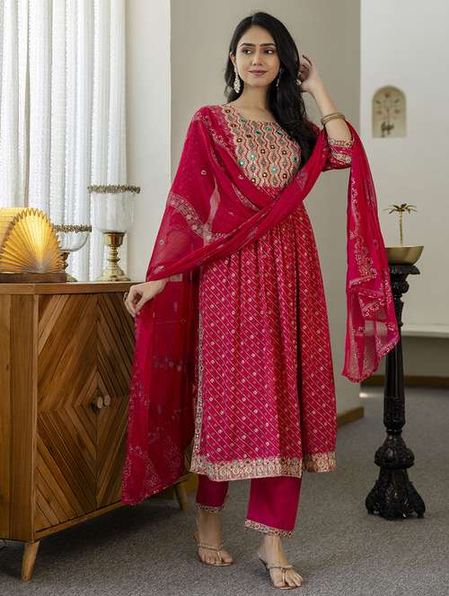 women three quarter sleeve kurta pant with dupatta set - 21715775 - Standard Image - 0
