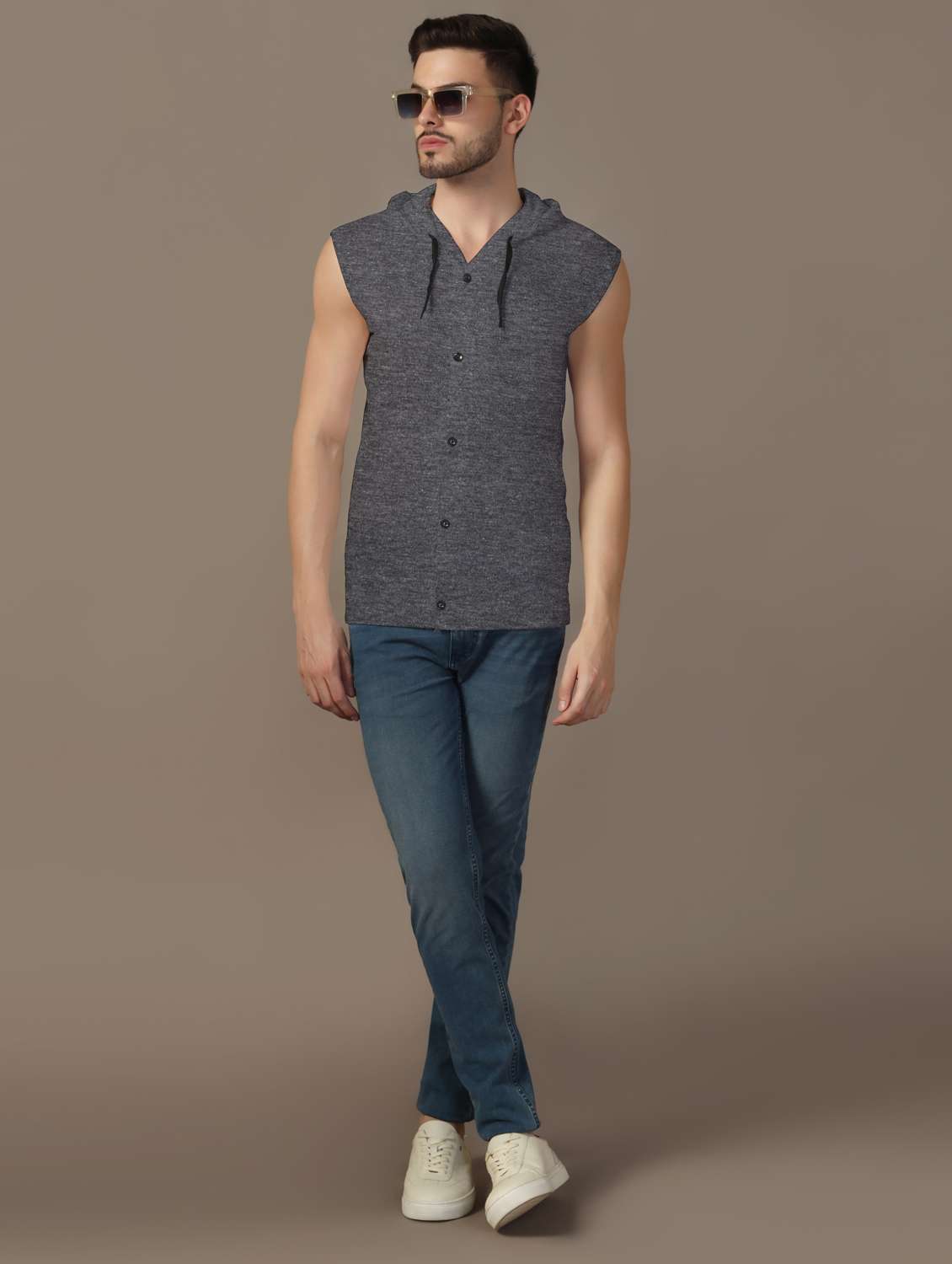 men sleeveless plain t-shirt - 21717476 -  Standard Image - 3