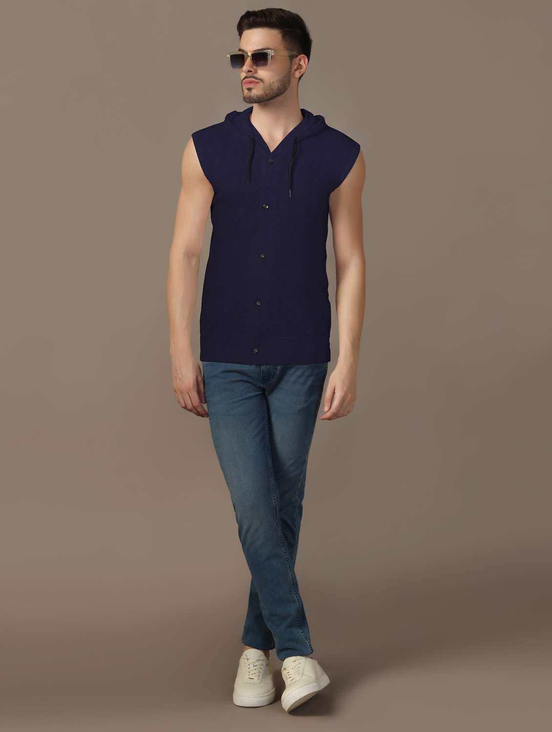 men sleeveless plain t-shirt - 21717479 -  Standard Image - 3