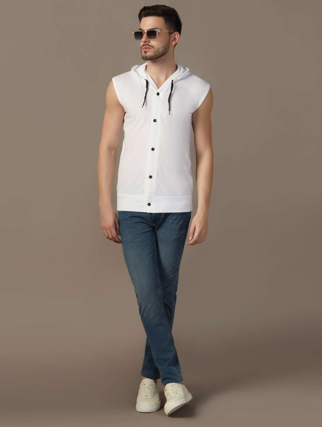 men sleeveless plain t-shirt - 21717483 -  Standard Image - 3