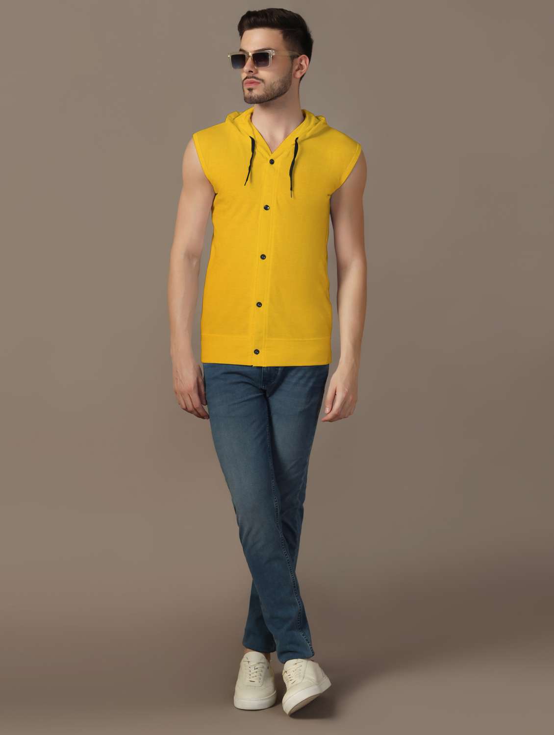 men sleeveless plain t-shirt - 21717484 -  Standard Image - 3