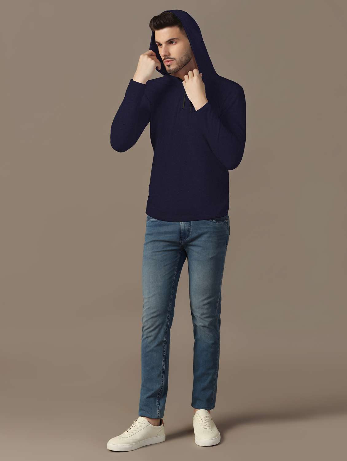 men hooded plain t-shirt - 21717559 -  Standard Image - 3