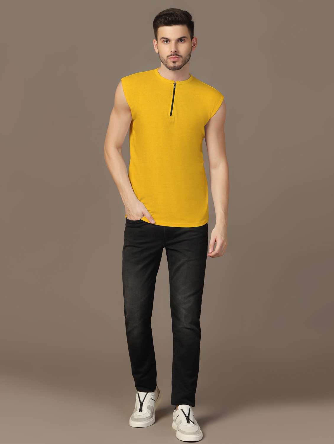 men sleeveless plain t-shirt - 21717604 - Standard Image - 3