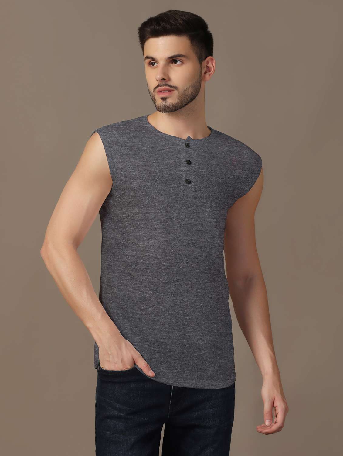 men sleeveless plain t-shirt - 21717674 -  Zoom Image - 0