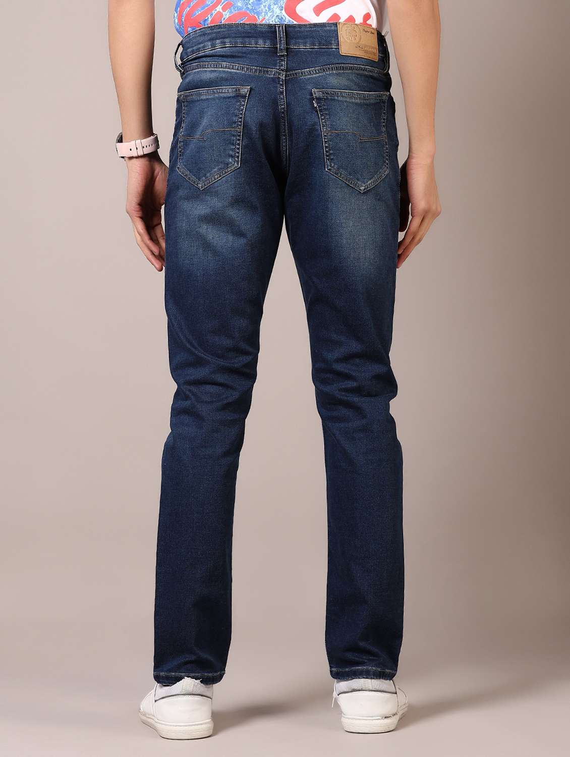 men washed mid rise jeans - 21718009 -  Standard Image - 3