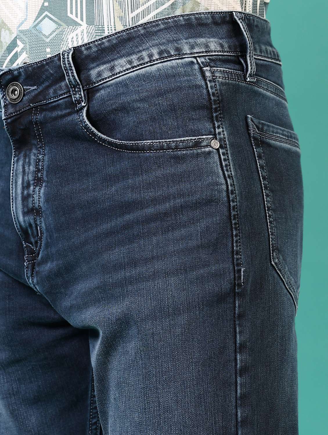 men washed mid rise jeans - 21718047 -  Standard Image - 5