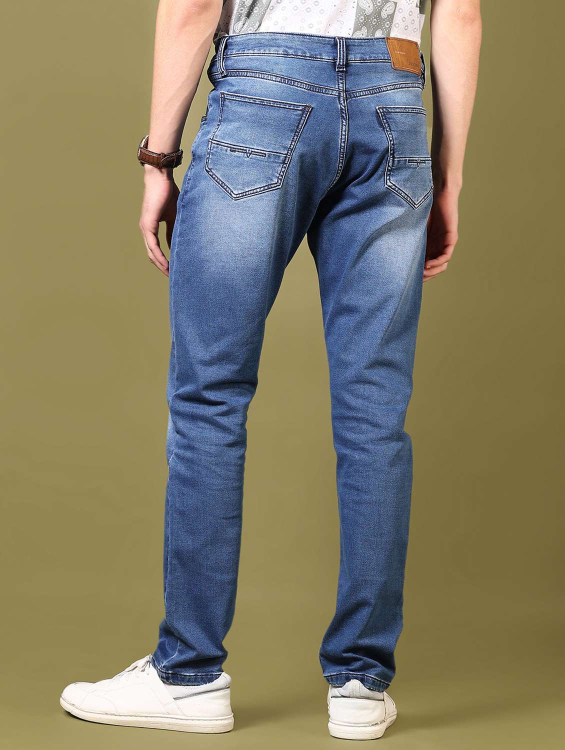 men washed mid rise jeans - 21718054 -  Standard Image - 3