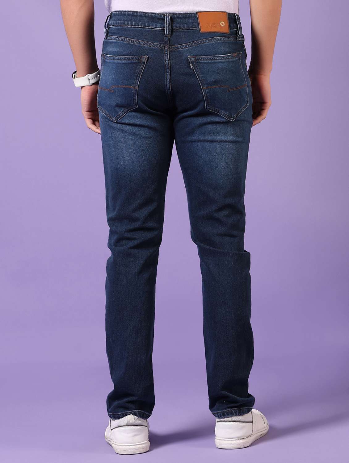 men washed mid rise jeans - 21718059 -  Standard Image - 3