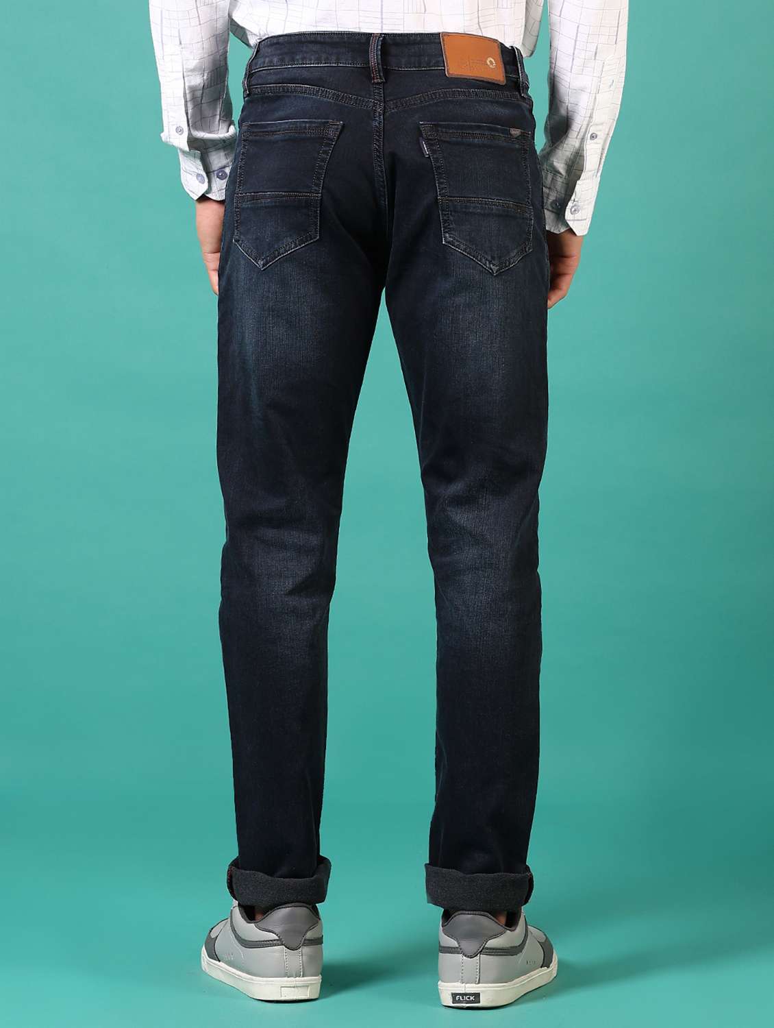 men washed mid rise jeans - 21718061 -  Standard Image - 3