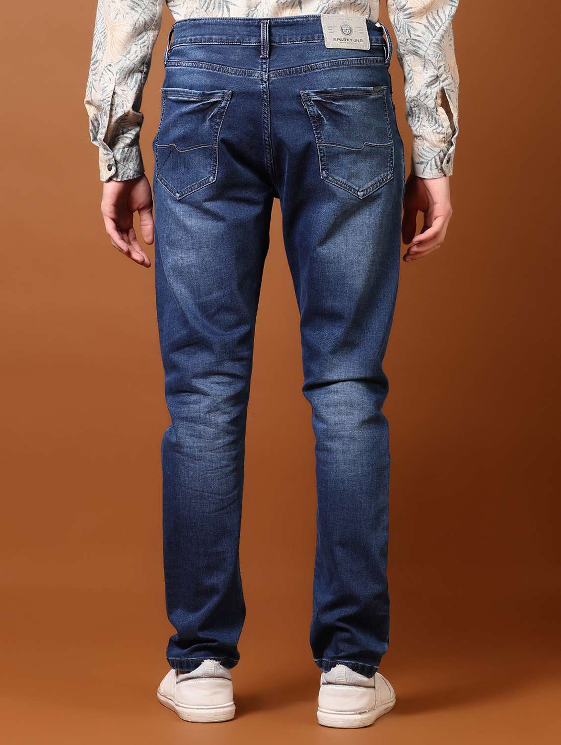 men washed mid rise jeans - 21718073 -  Standard Image - 3
